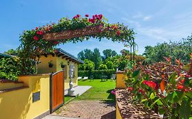 B&B Il Giardino Dei Poeti And Apartaments